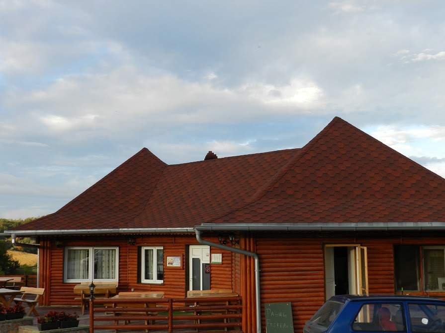 Bituumensindel katus - Hexagonal punane