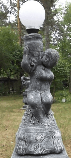 Kivist aialamp päikesepatareidega