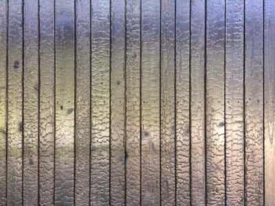 Söestunud pinnaga voodrilauad Yakisugi tehnikas