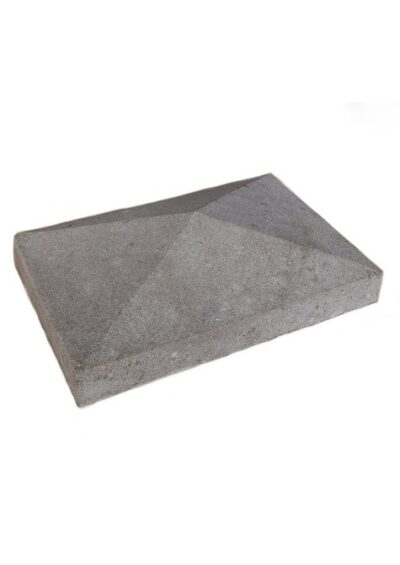 Aiaposti müts „Püramiid“ 42 × 29 cm